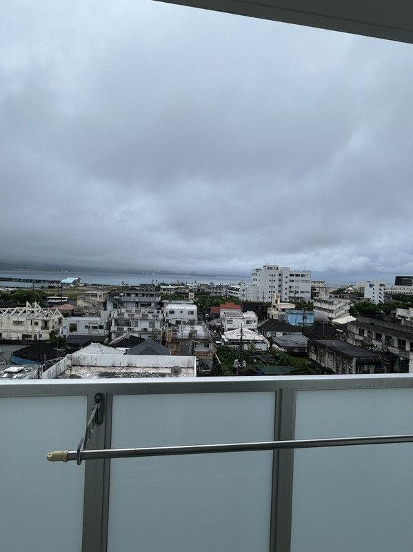 ベランダも広くて物干しもあります。