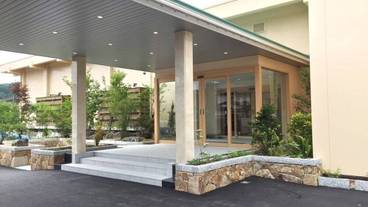 施設の入り口 / 19