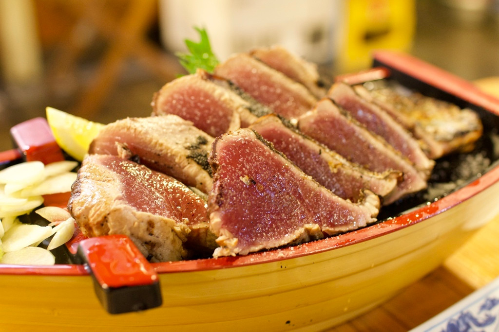 宿なら思う存分カツオを堪能できる3847817