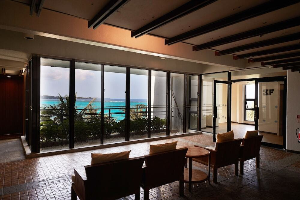 内部エントランス