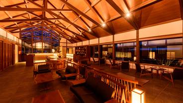 ラウンジ 夜 / 2