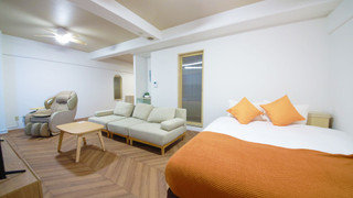 ジュニアスイートルーム クイーンベッド1台 禁煙 清掃料金別 連泊時の清掃なし