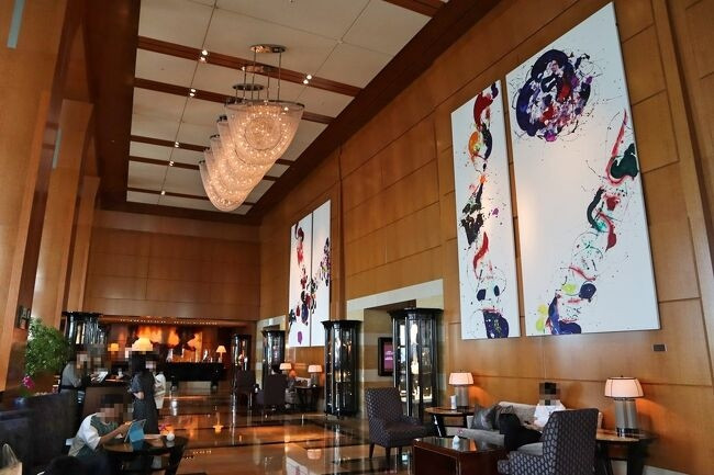 ロビー周りは騒ついてます