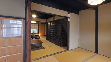 客室 / 25
