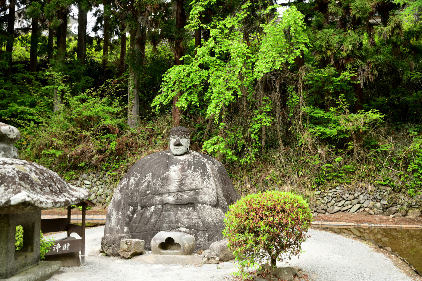 万治の石仏(まんじのせきぶつ)3399535