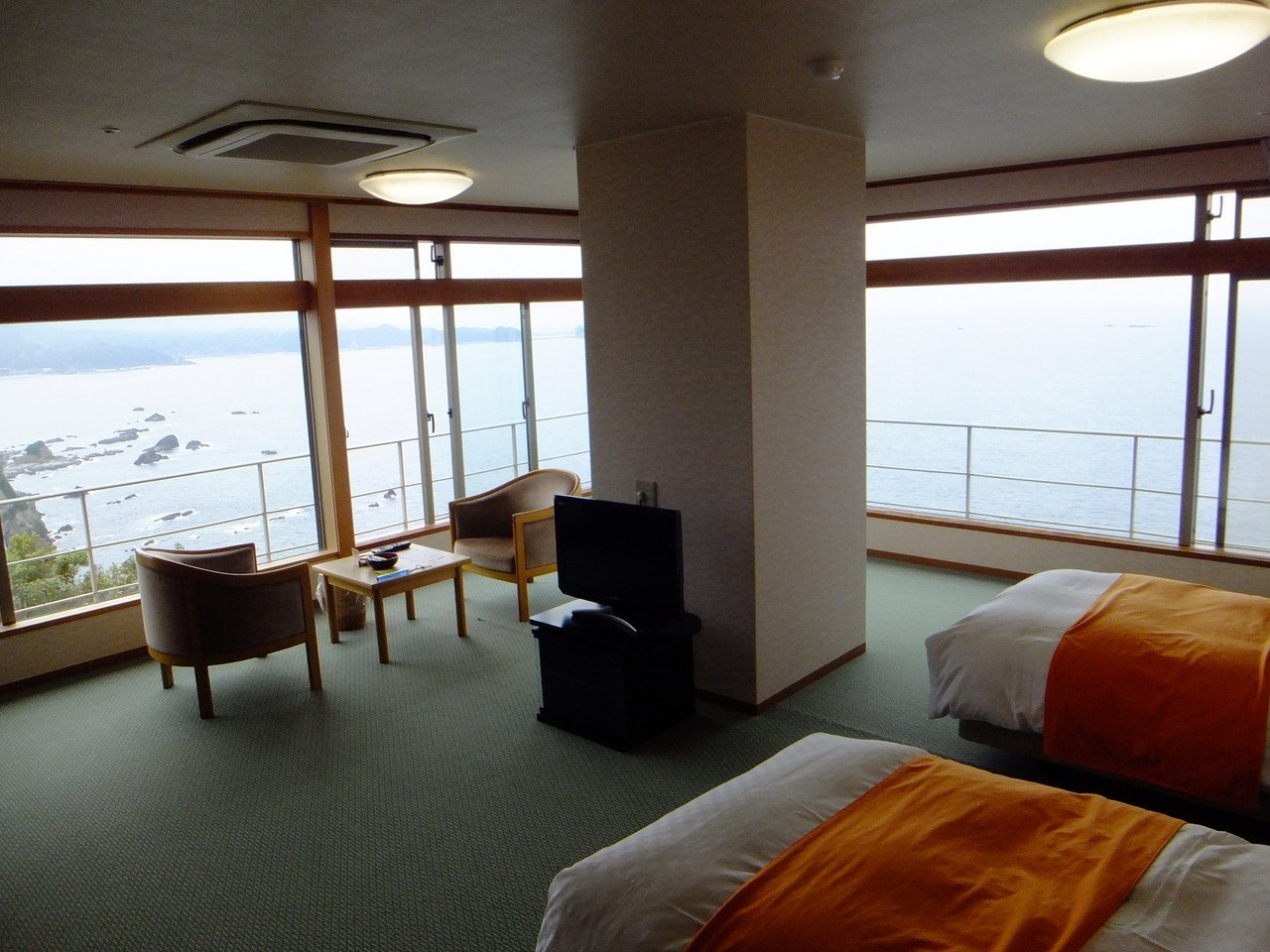 当然のことながら・・・客室は「全室オーシャンビュー」717382