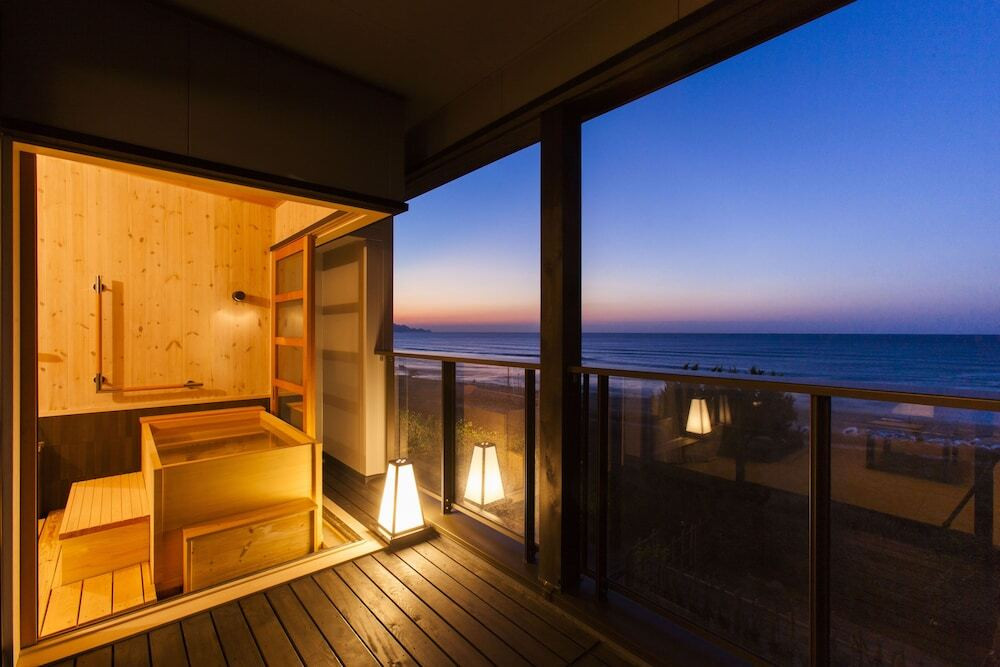 テラスでも露天風呂でも日本海を満喫3482066