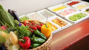 サラダビュッフェ / 8