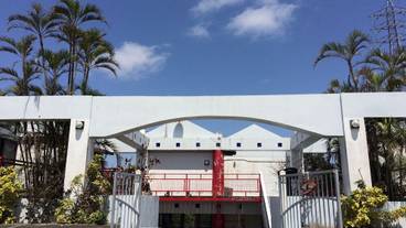 施設の入り口 / 15