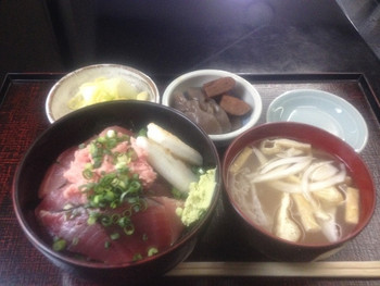 「魚久」料理 580399 2014.03まぐろ丼1300円