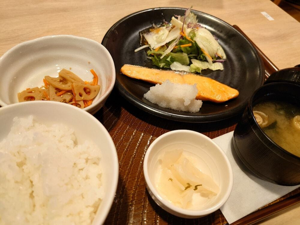 朝食