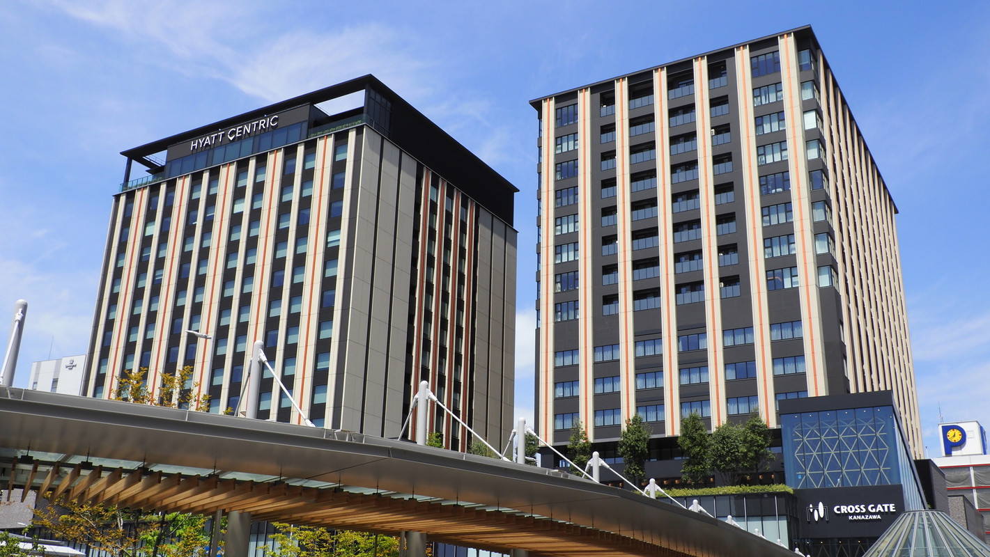 金沢駅西口 クロスゲート金沢