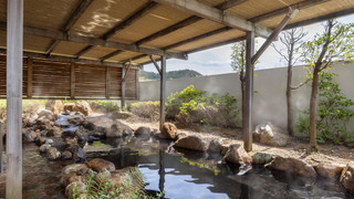 クラシック ルーム シングルベッド 3 台 シービュー (Japanese Style)