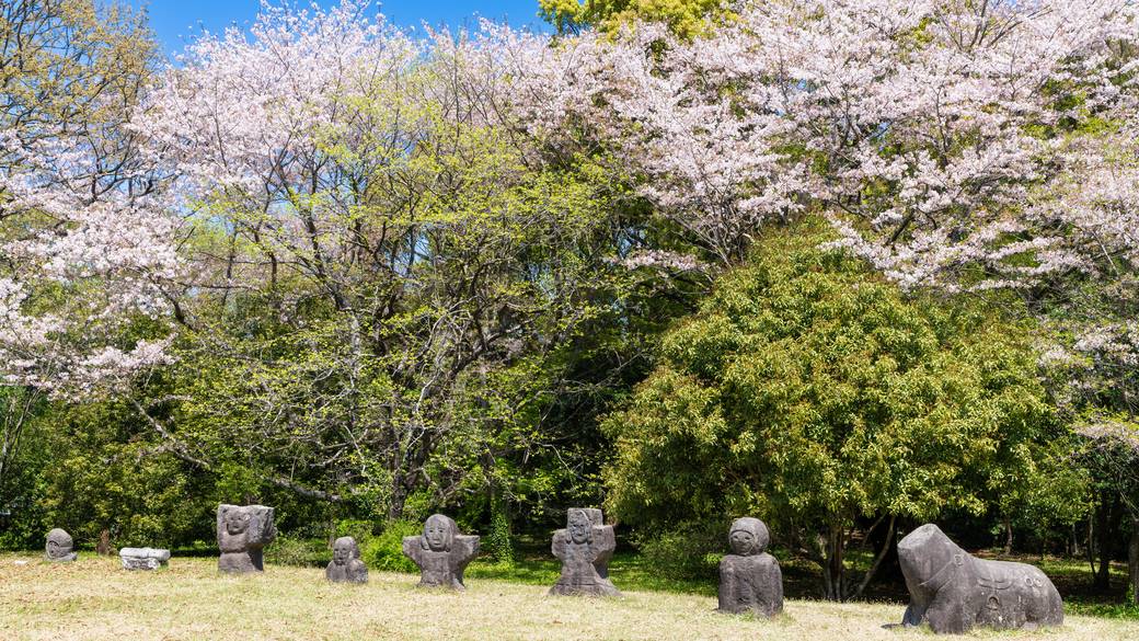 岩戸山古墳の石製品 / 3