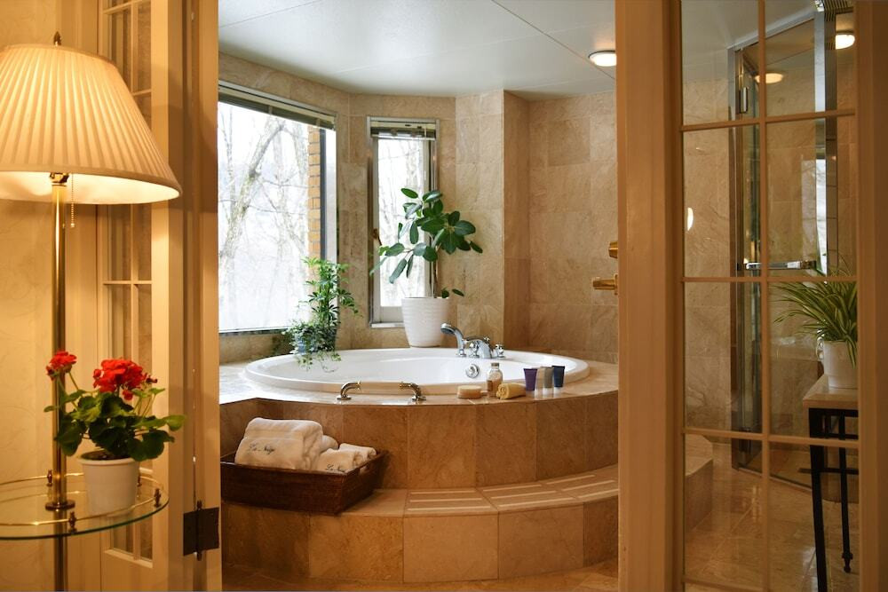 バラの花がエレガント♡「JA5 ジュニアスイートルーム Aタイプ」3692326