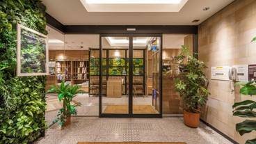 内部エントランス / 2