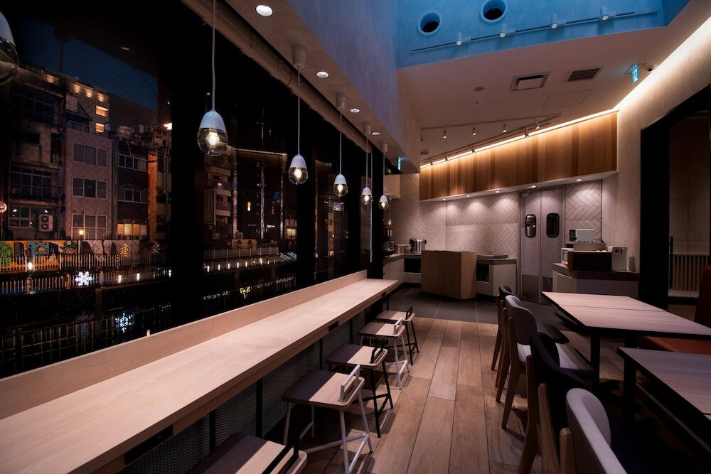 宿泊者専用ラウンジでゆったりタイム4290118