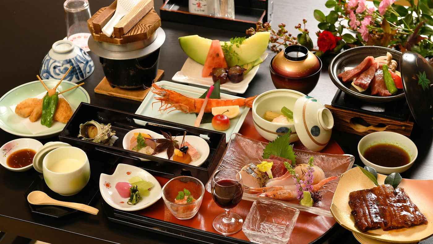 約1000坪の薔薇やハーブの庭園に囲まれた料理自慢の宿で身も心も満たされて3910581