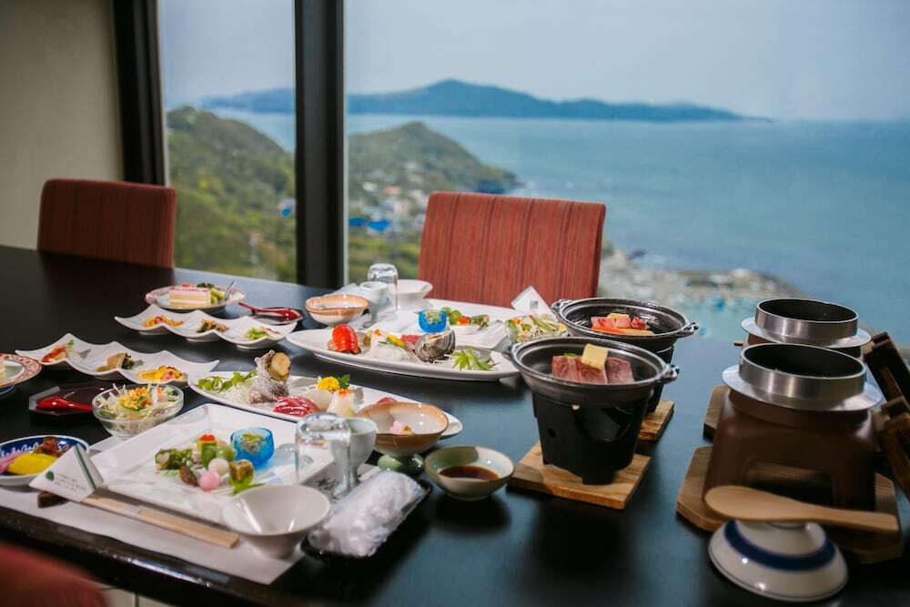 雄大な鳥羽湾と豪華な夕食が自慢3907195