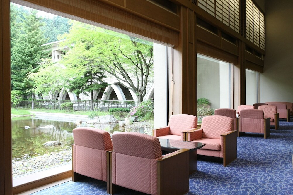 ロビーラウンジ