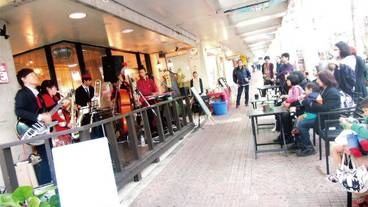 食事・飲み物 / 5