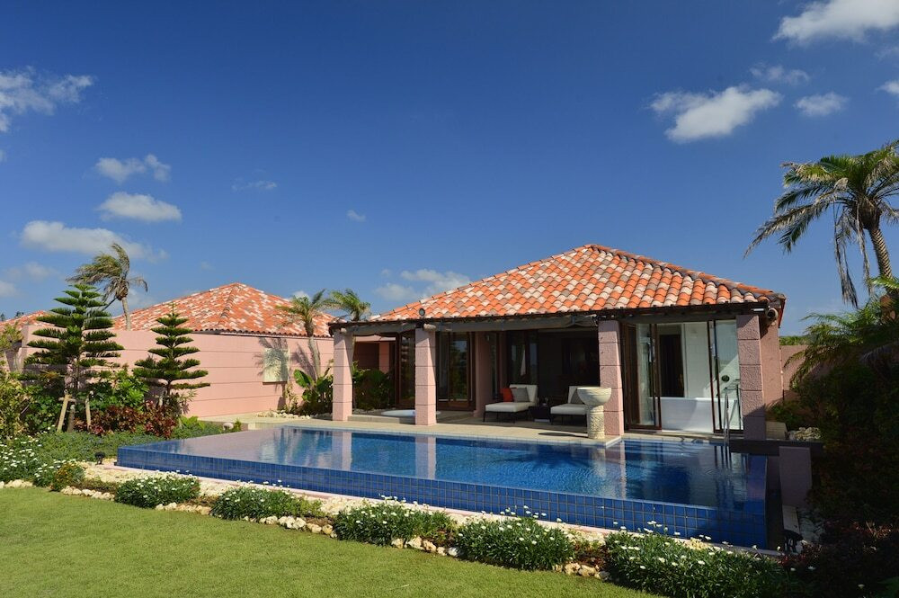 バトラーが運んでくれる朝食が♡ヴィラで過ごす彼との時間4378043