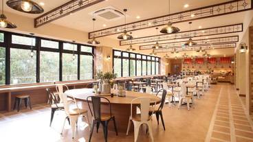 朝食スペース / 5