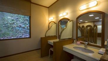 大浴場の脱衣場 / 8