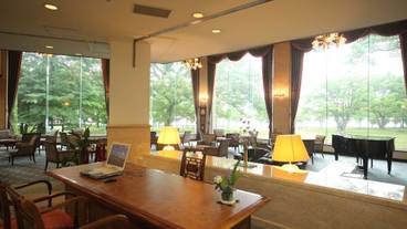 ロビーラウンジ / 8