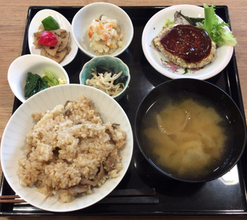 「Imakoko Kitchen Merrymomo」 料理 67555417 ブラウンライスランチセット♪