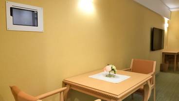 客室内のダイニングエリア / 12