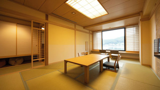 たまゆら湖側 展望風呂付き（沸かし湯） 和室12畳＋キングベッド