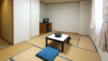客室 / 25
