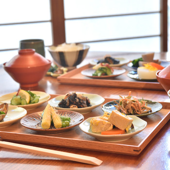 緑に囲まれた貸切露天風呂で自然を感じながら滞在3955672