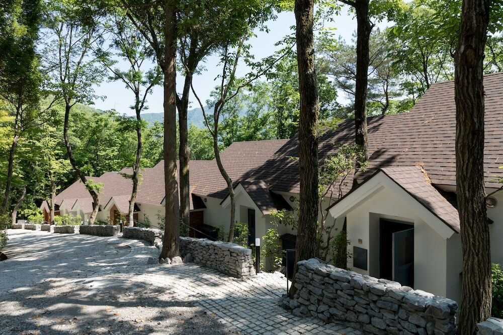 豊かな森の中の離れやメゾネットで、温泉が楽しめる♪3542677