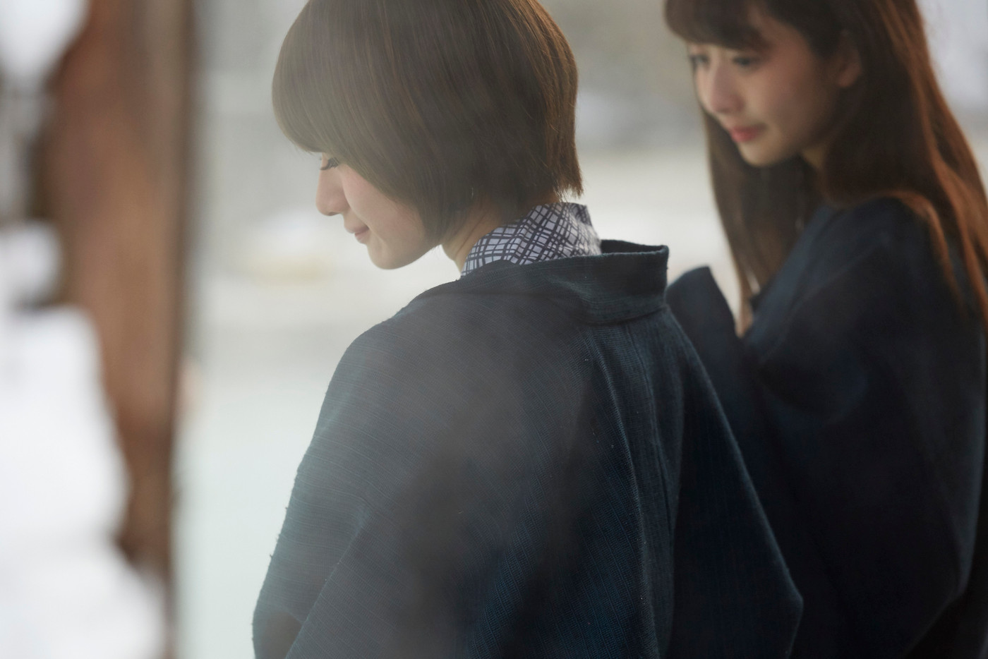 女子旅　雪景色の温泉