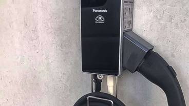 電気車両充電スタンド / 4