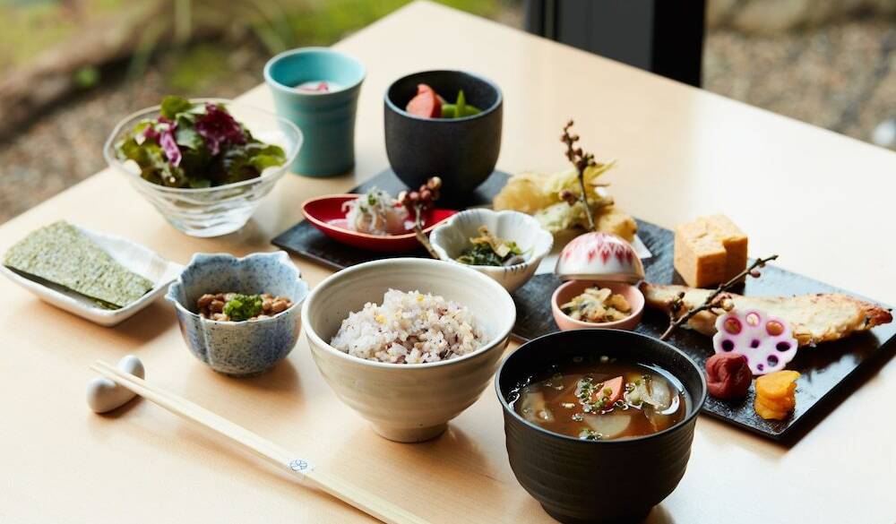 栄養たっぷり
和朝食をいただきます / 1