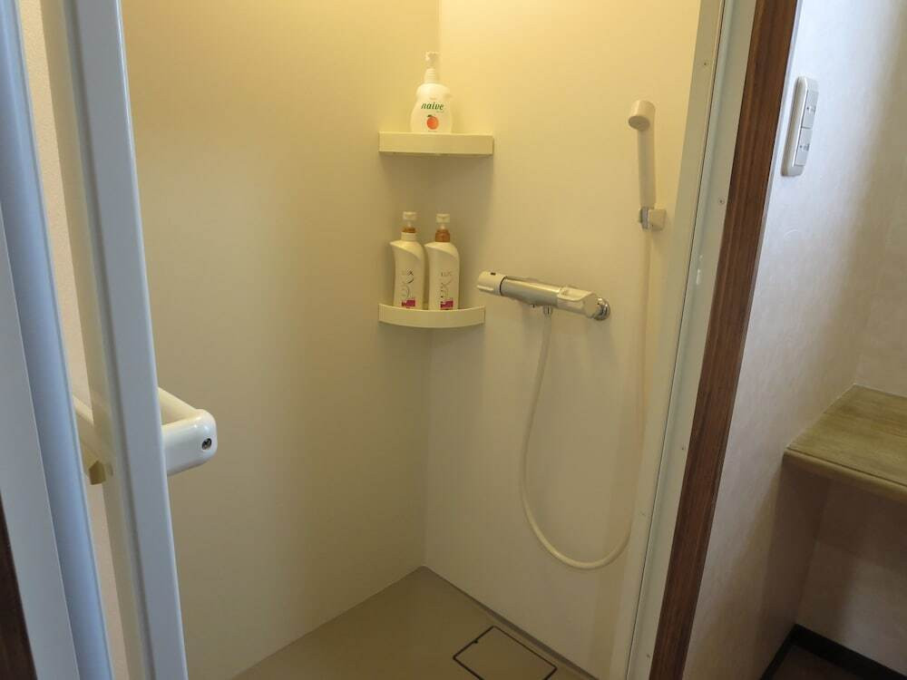 バスルームのシャワー