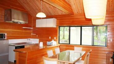 客室内のダイニングエリア / 25