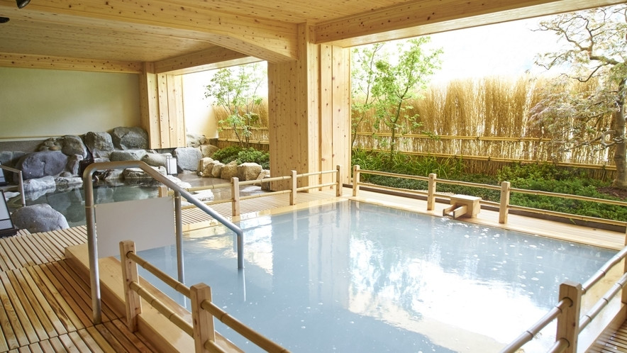 100畳のひろい「大浴場・畳風呂」4236835