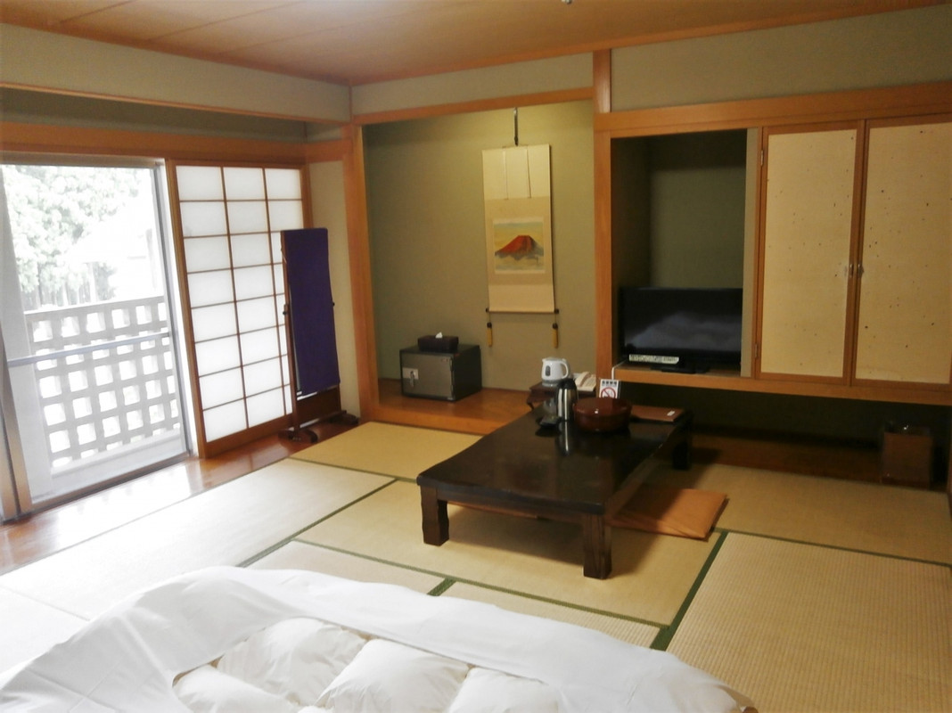 ２階　客室は和室１０畳