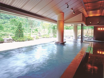 広々とした大浴場や温泉プールで充実ホテルステイ4247757