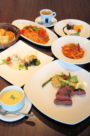 6. ビューバスやシャンパンは記念日にも◎「ホテルベストランド」4244487