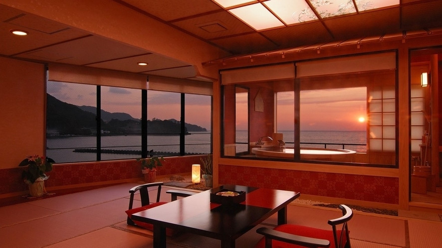 黄金色に染まる駿河湾にうっとり。極上ロケーションの絶景宿3933827