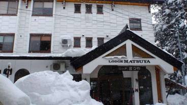 施設の入り口 / 16