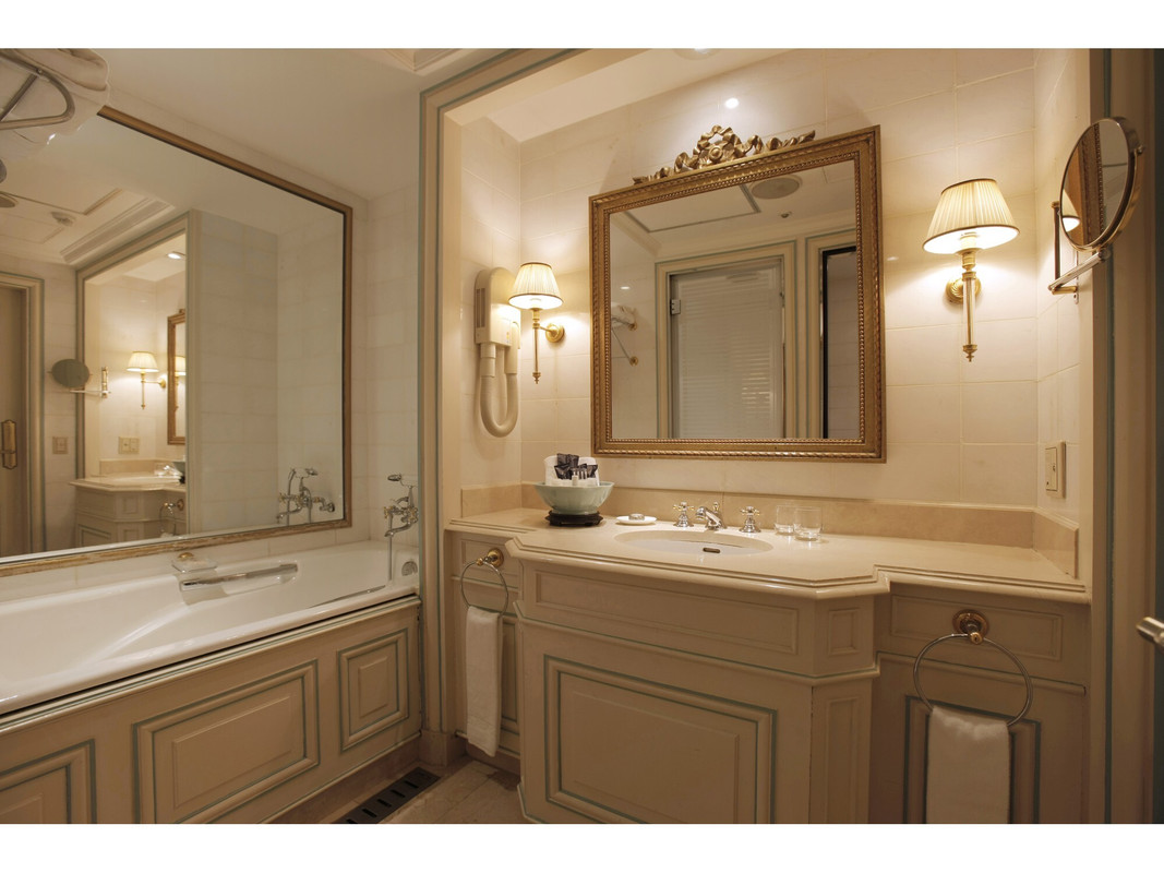 タワー館スイートのバスルーム