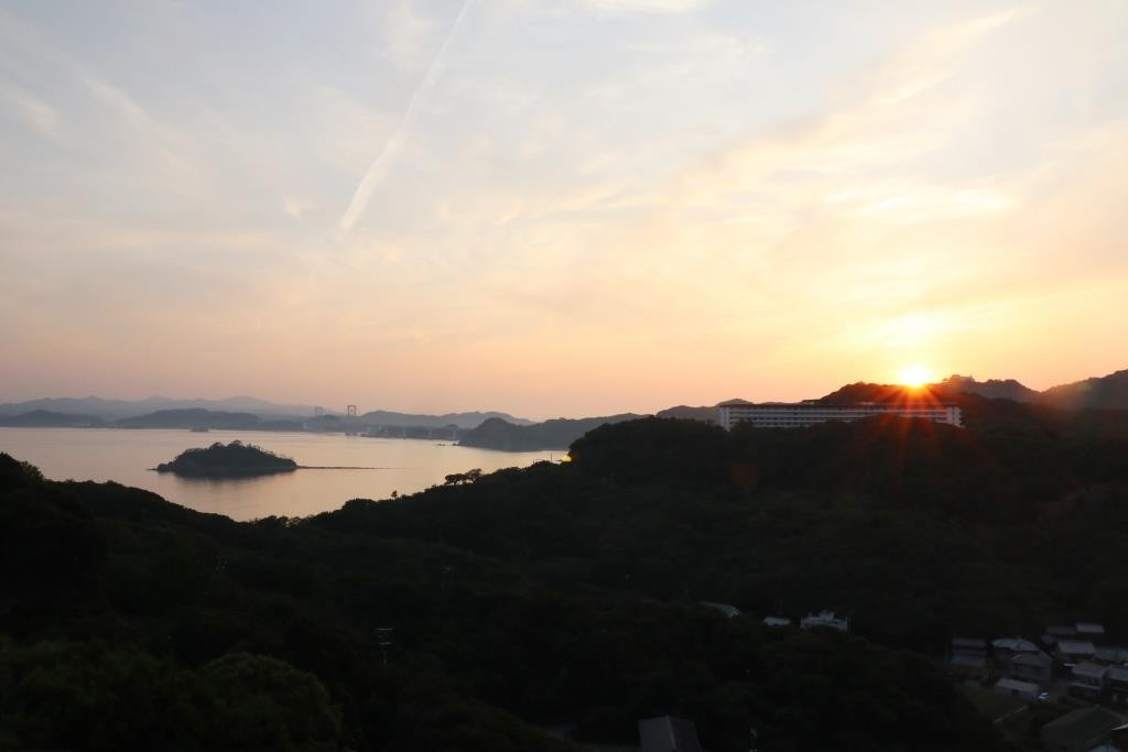 部屋からの夕景です