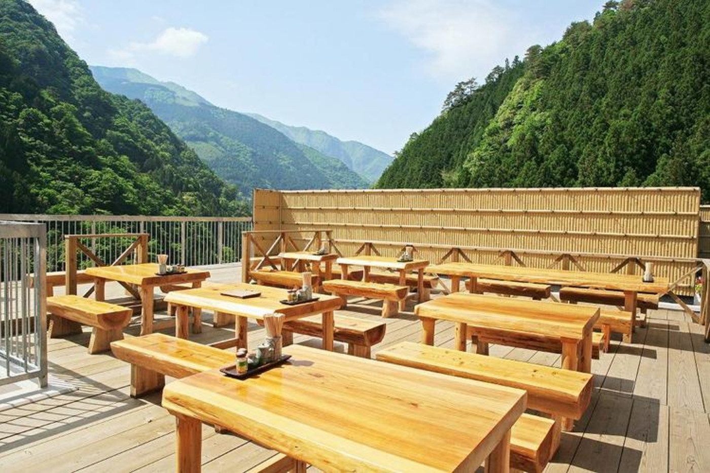 大自然に抱かれながら、露天風呂や囲炉裏料理でふたりきりの時間を3359645