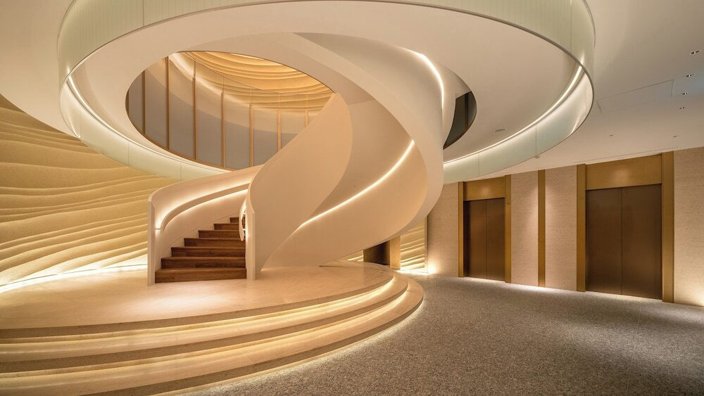 埠頭に浮かぶ開放的な空間で、海とともに時間の移ろいを感じる4252490